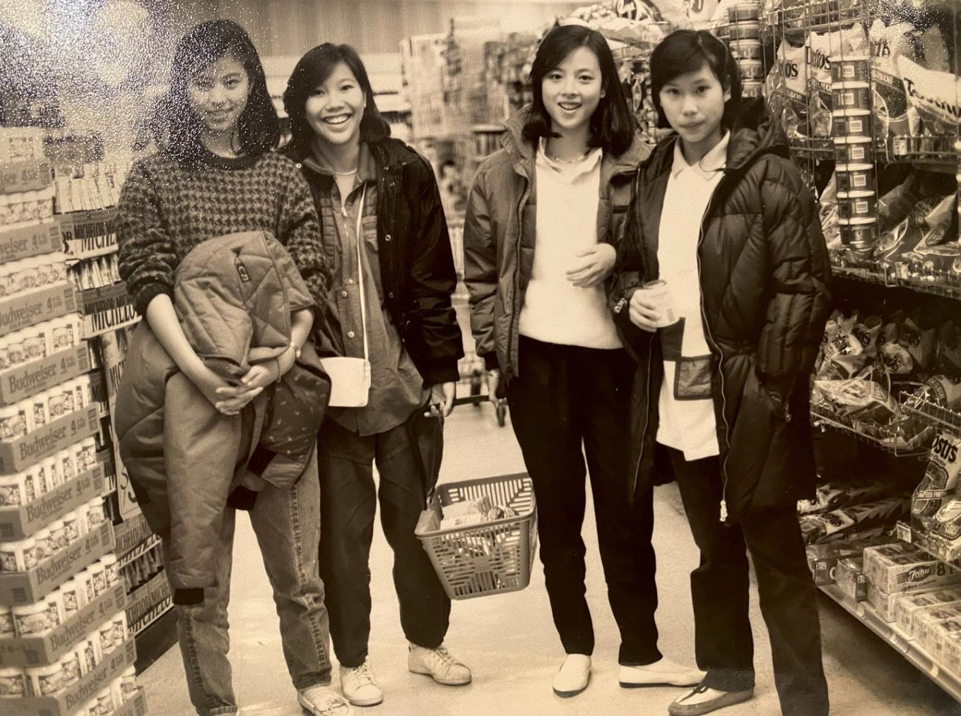 Ảnh thời trẻ của Madam Pang gây sốt: Nhan sắc ‘cực phẩm’, nay quyền lực nhất bóng đá Thái Lan- Ảnh 1.