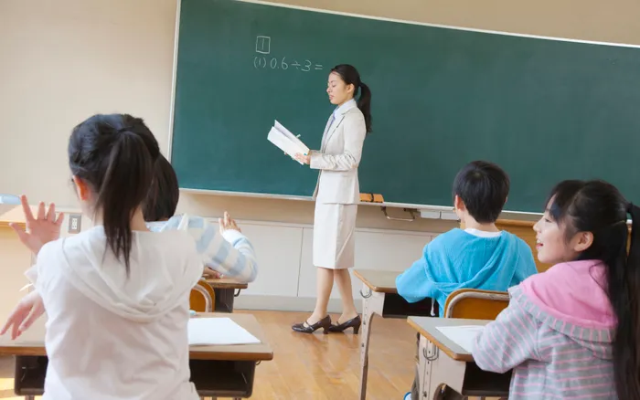 Món đồ chơi bị thu không phải thảm họa, một câu trách mắng không thể là "tận thế": Học sinh và những giới hạn- Ảnh 1.