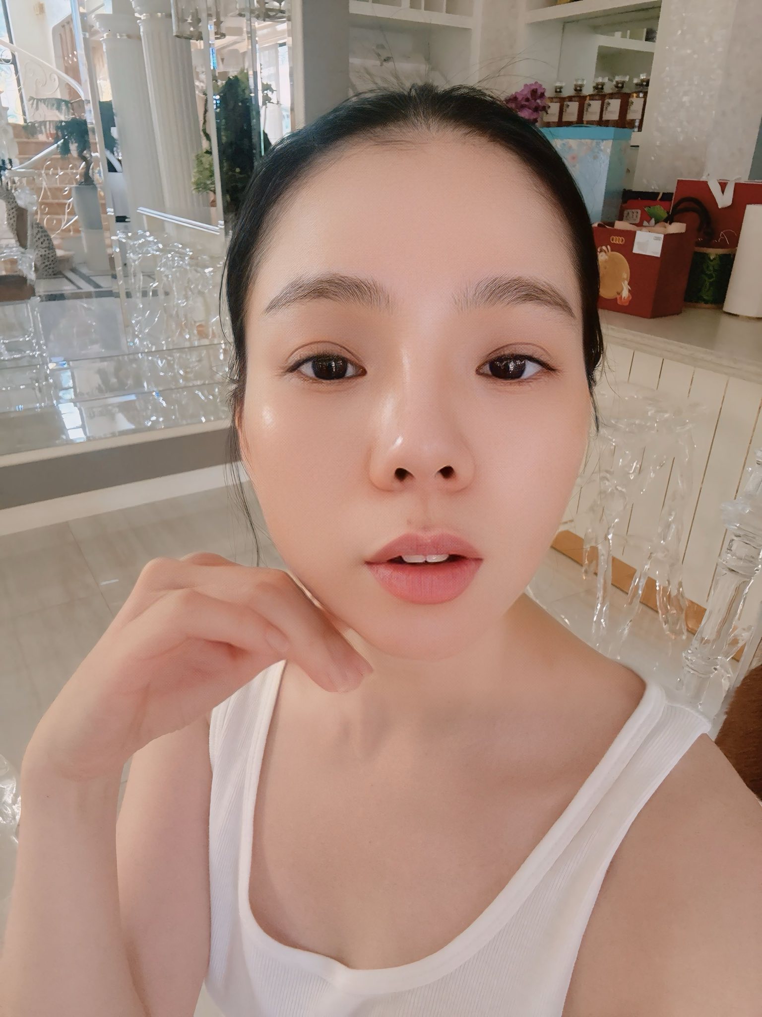 Lệ Quyên tuổi 44 tự tin khoe da mộc căng mọng collagen ngay khi ngủ dậy, tiết lộ có bí quyết "hơn ngàn vạn cách thẩm mỹ trên đời"- Ảnh 3.