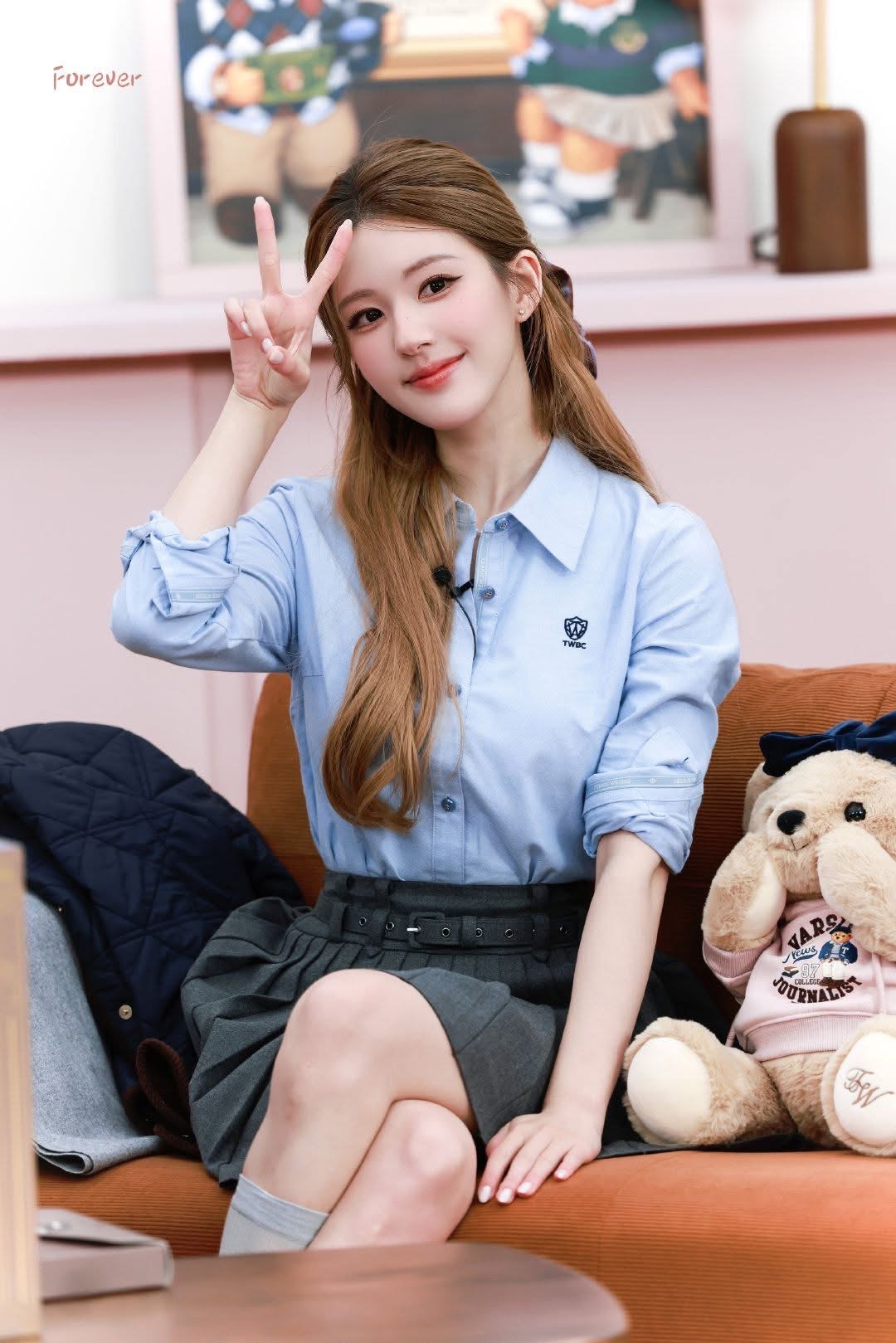 Triệu Lộ Tư khiến 4 tầng trung tâm thương mại quá tải, netizen khen nức nở vì một điều- Ảnh 9.