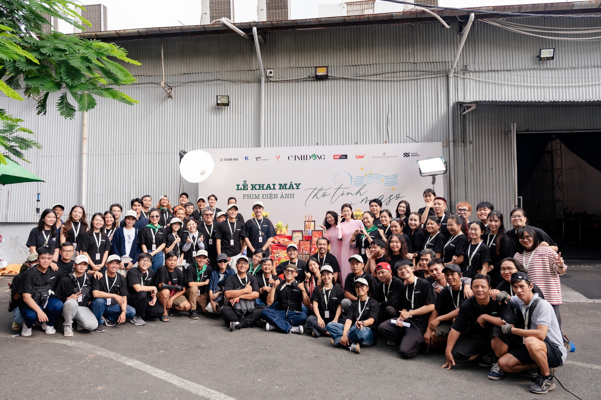 Vbiz mới có 1 cặp đôi visual chấn động: Nhà gái là Hoa hậu đẹp mê tơi, nhà trai đố tìm nổi góc chết- Ảnh 1. Vbiz mới có 1 cặp đôi visual chấn động: Nhà gái là Hoa hậu đẹp mê tơi, nhà trai đố tìm nổi góc chết- Ảnh 1.