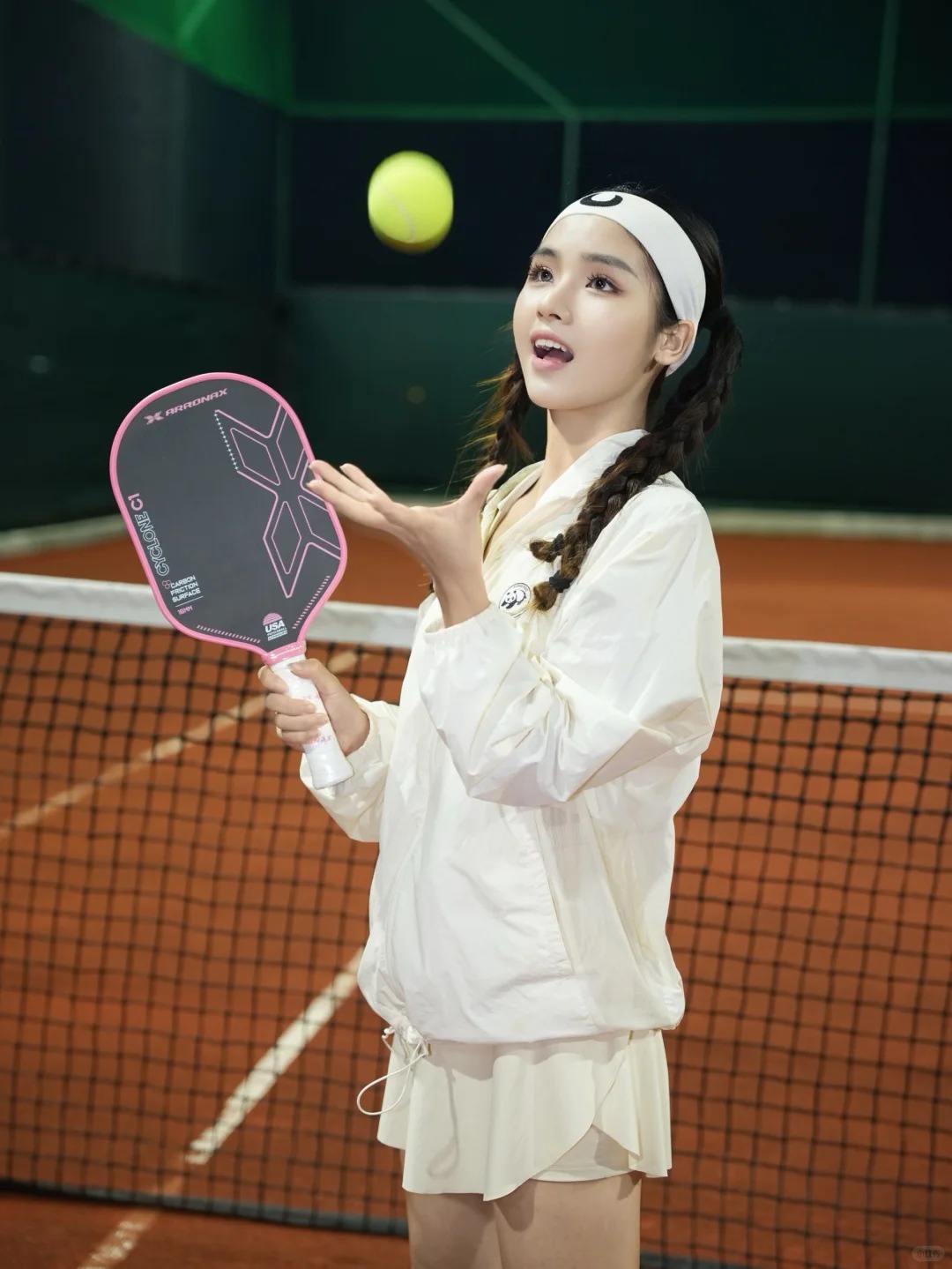 Pickleball girl mặc gì cho chuẩn? Một bên mê váy ngắn mát mẻ, một bên trung thành đồ dài tay- Ảnh 12.