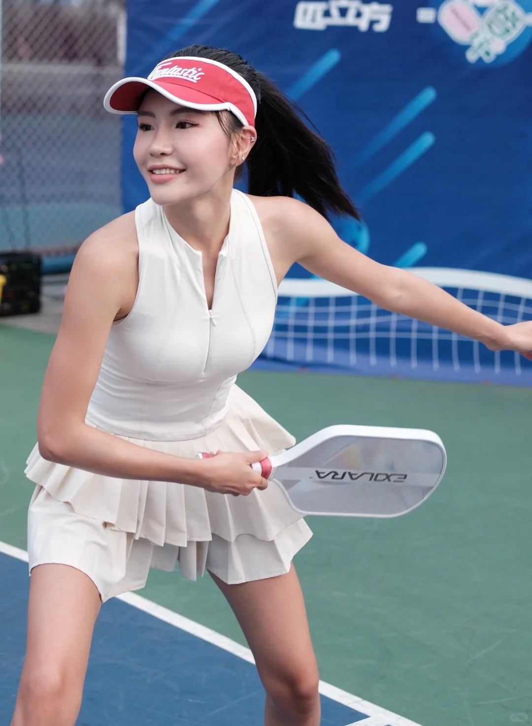 Pickleball girl mặc gì cho chuẩn? Một bên mê váy ngắn mát mẻ, một bên trung thành đồ dài tay- Ảnh 5.