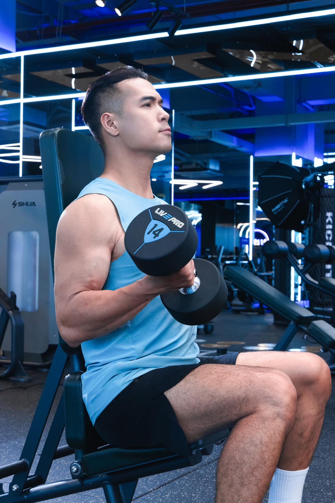 Top 3 nam thần U40 - U50 Vbiz mê thể thao: Càng lớn tuổi càng phong độ, body săn chắc khó tin- Ảnh 18.
