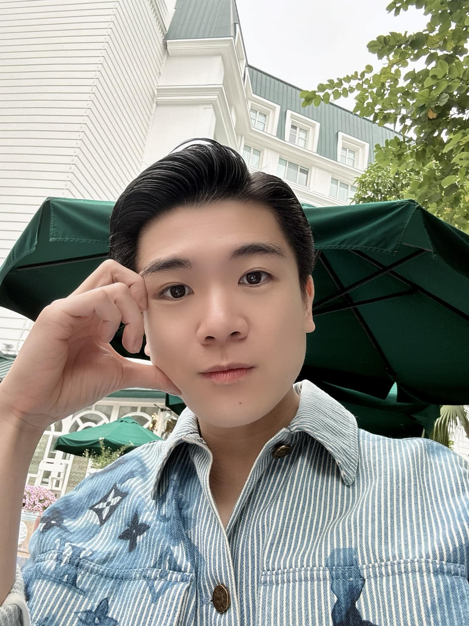 Phó tổng Đỗ Quang Vinh choáng vì iPhone 17 Pro Max: 