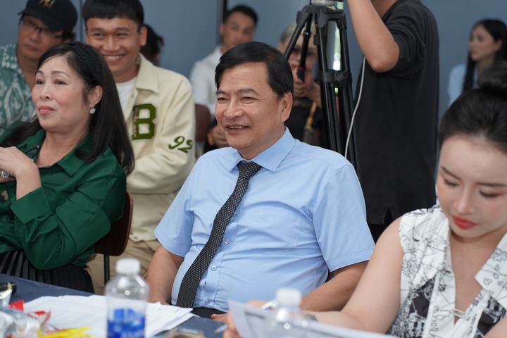 "Vua hề chèo" từng chẳng có xu dính túi, U70 vẫn đắt show, sống an nhàn bên vợ 2- Ảnh 4.