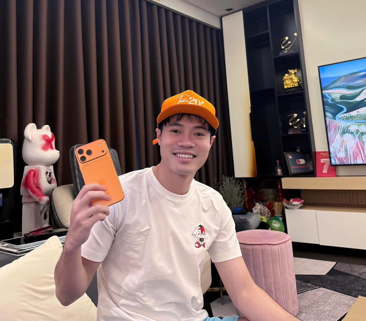 Phó tổng Đỗ Quang Vinh choáng vì iPhone 17 Pro Max: 