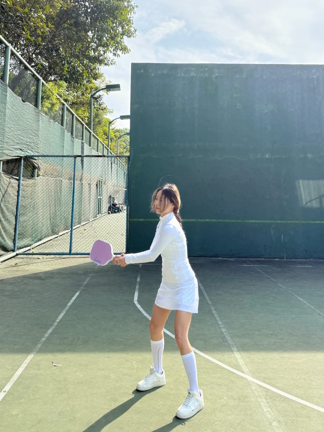 Pickleball girl mặc gì cho chuẩn? Một bên mê váy ngắn mát mẻ, một bên trung thành đồ dài tay- Ảnh 13.