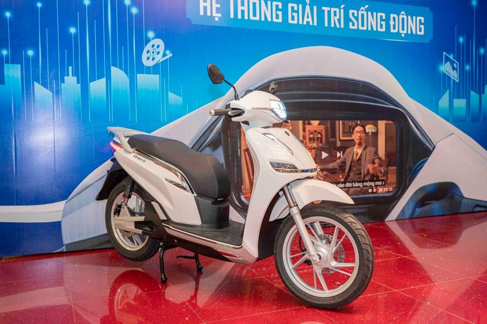 4 mẫu xe máy điện đi được xa nhất, sạc một lần chạy hơn 200km, bất ngờ với 2 cái tên Việt- Ảnh 4.