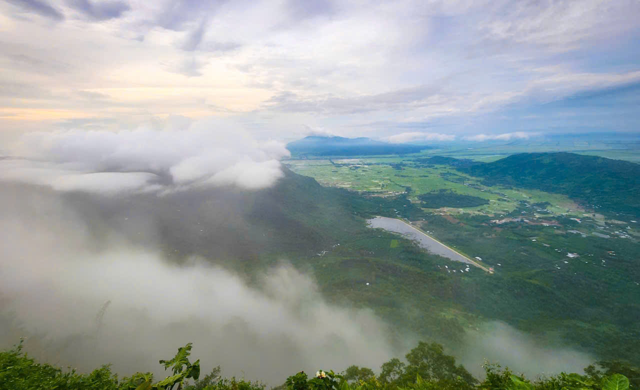 Săn mây trên "nóc nhà miền Tây" ở An Giang- Ảnh 2.