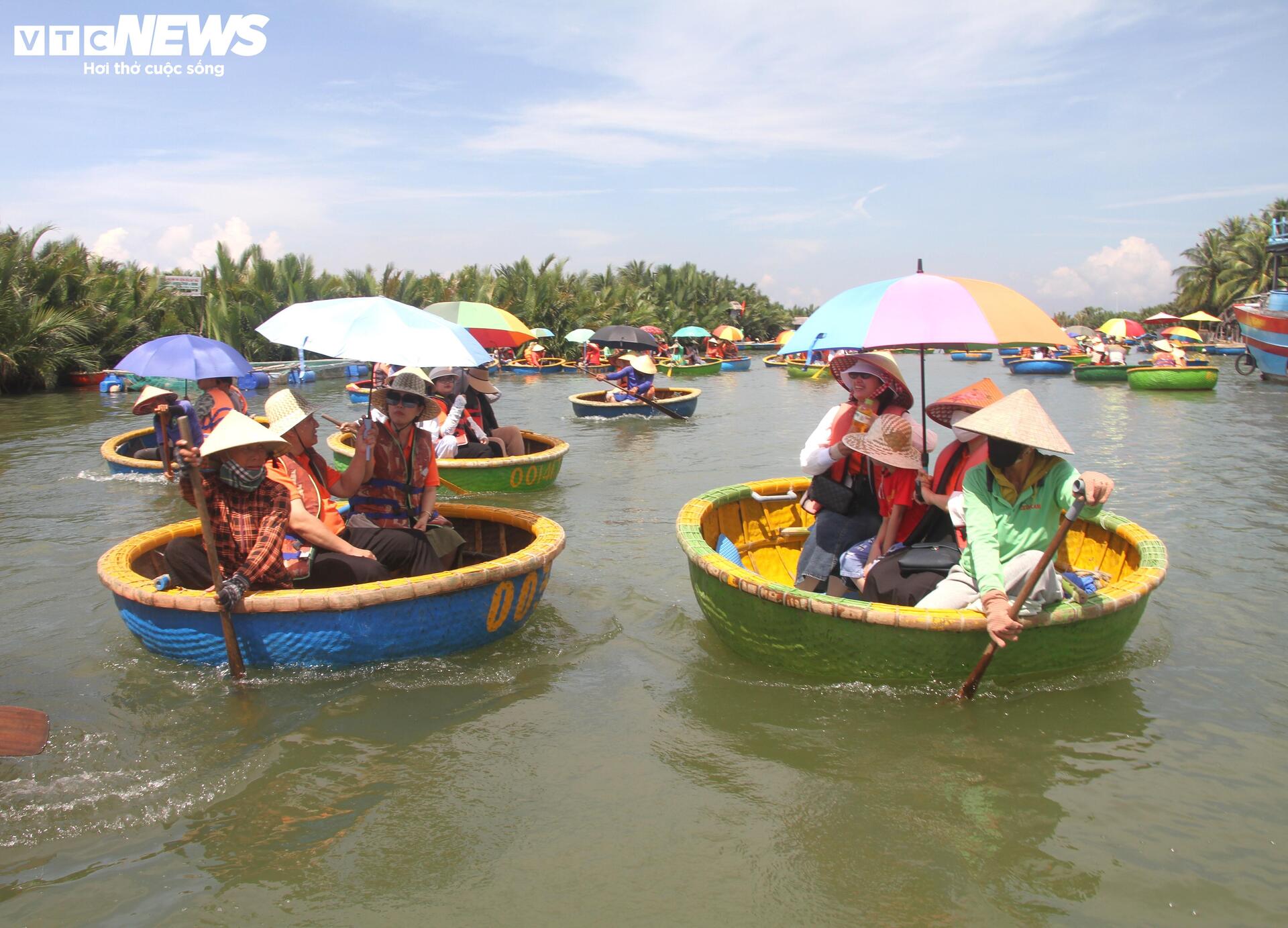 Khám phá ngôi làng duy nhất ở Việt Nam lọt top 50 làng đẹp nhất thế giới- Ảnh 2.