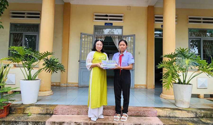 Biểu dương "người hùng nhí" trong vụ thảm án tại Đắk Lắk- Ảnh 8.