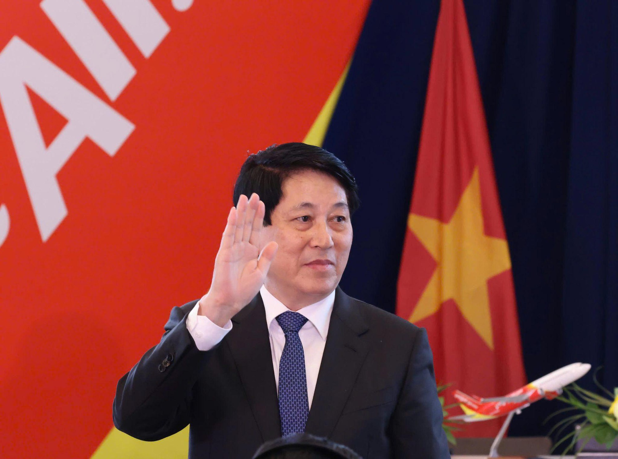 Chủ tịch nước chứng kiến Vietjet nhận bàn giao tàu bay Boeing đầu tiên- Ảnh 1.