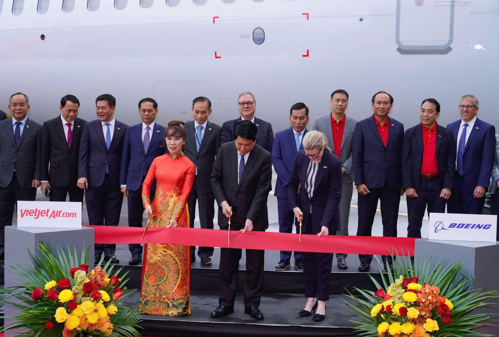 Chủ tịch nước chứng kiến Vietjet nhận bàn giao tàu bay Boeing đầu tiên- Ảnh 6.