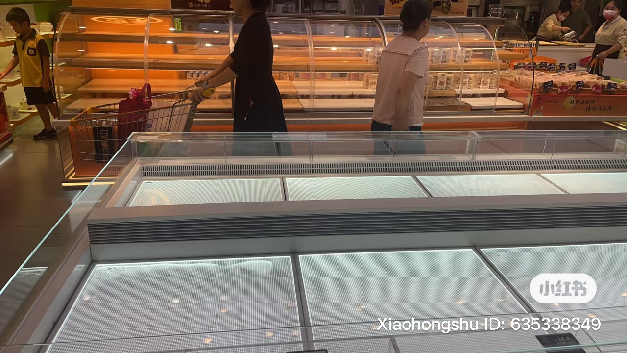 Siêu thị Trung Quốc trước siêu bão Ragasa: Kệ hàng trống trơn nhưng 3 loại rau vẫn "ế chỏng chơ", netizen thắc mắc lý do- Ảnh 5.