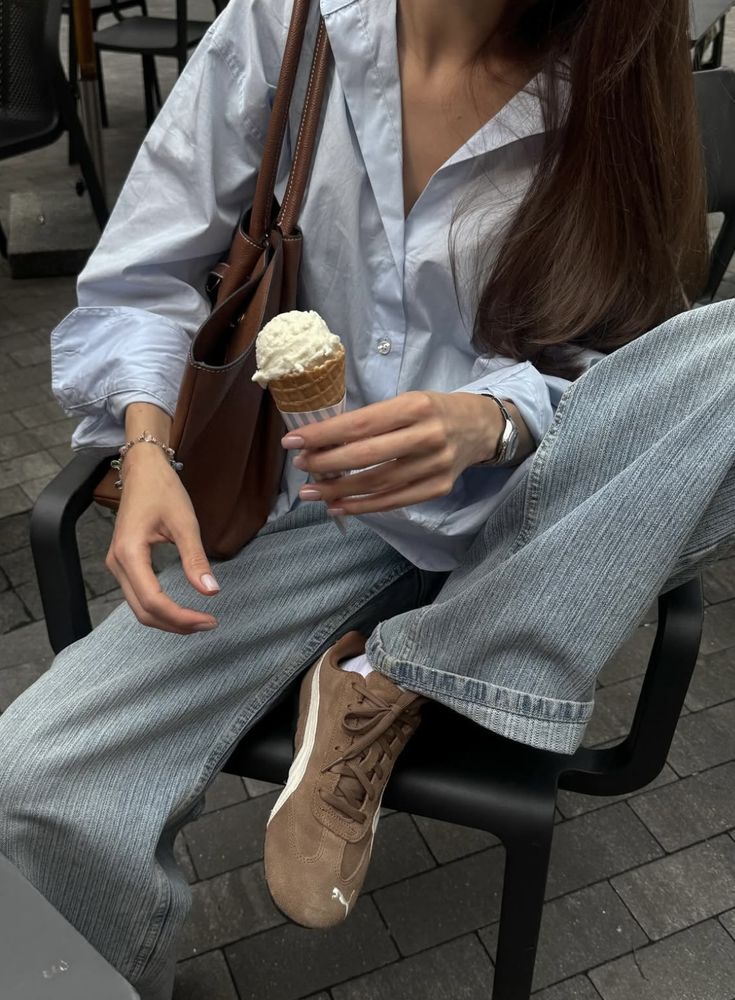 Item sành điệu nhất thu 2025: Diện với quần jeans hay chân váy đều 