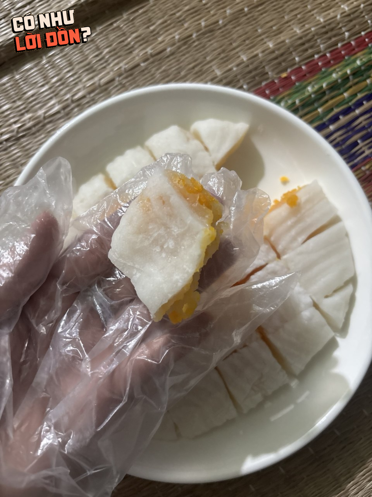 Review bánh dẻo trứng muối 