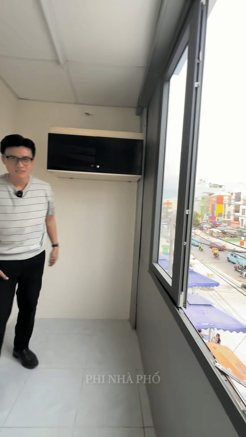 Không thể tin nổi giữa Sài Gòn có ngôi nhà thế này: Rộng 4,2m², chật chội đến nỗi đứng ngồi cũng khó, rao giá 4,5 tỷ!- Ảnh 7.