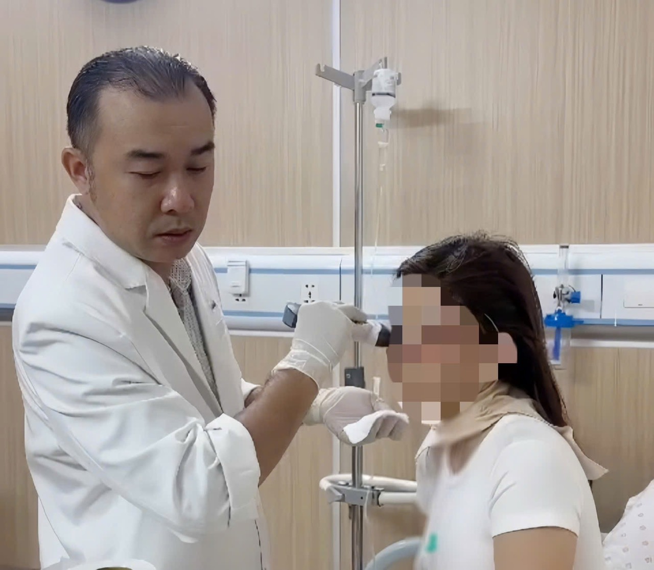 Sau một năm tiêm filler, người phụ nữ bị hoại tử mặt nặng nề- Ảnh 2.