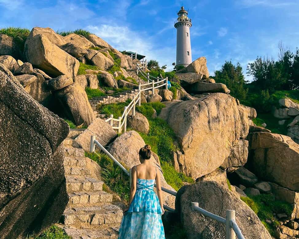 Bãi biển hoang sơ nhiều người chưa biết, gần nơi 