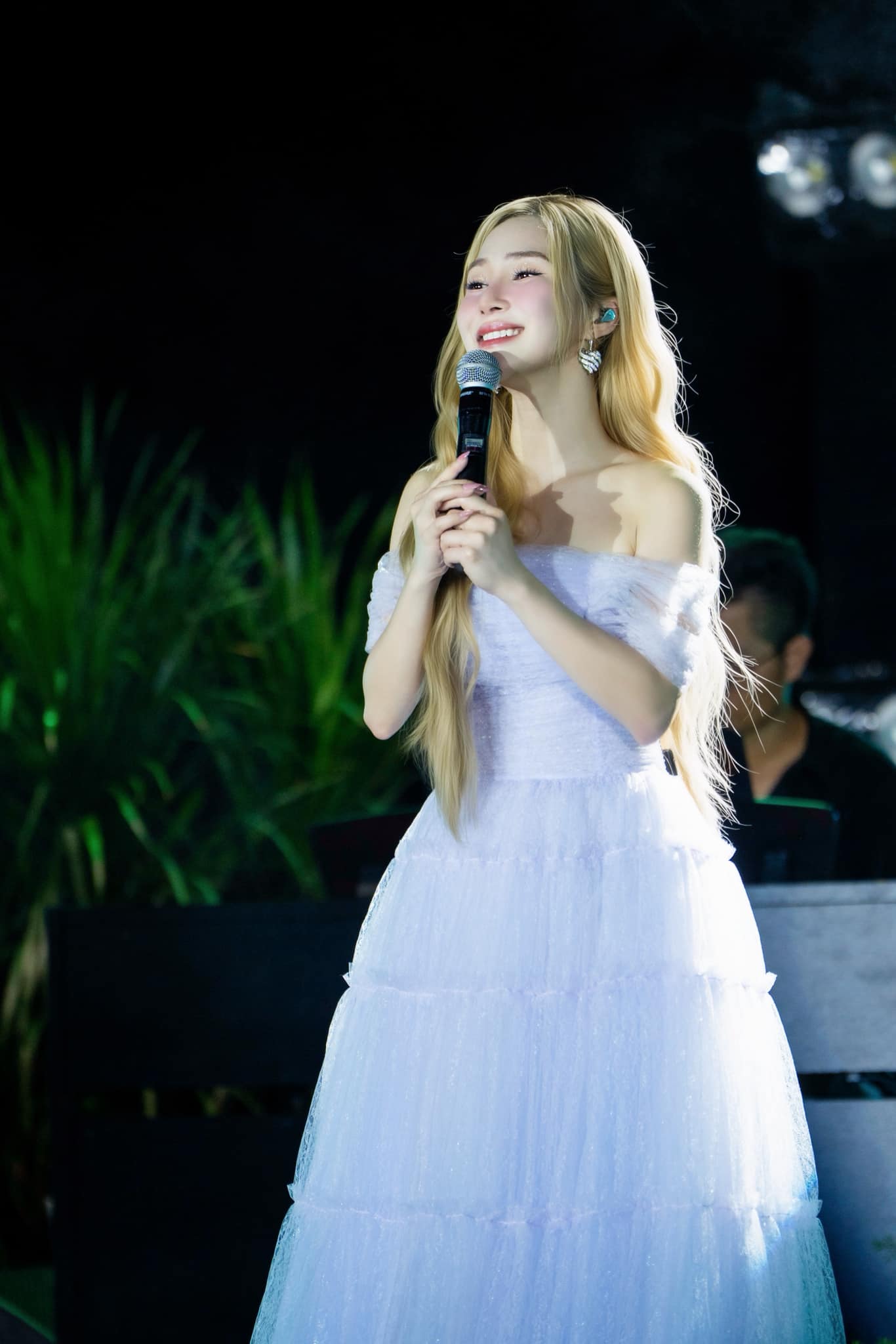 Nhìn lại ảnh quá khứ và hiện tại của Hương Tràm mới thấy nhan sắc thăng hạng vượt bậc: Với giọng hát nội lực, chứng minh đúng nghĩa 2 từ giỏi và đẹp- Ảnh 10.