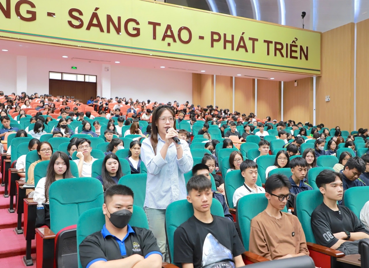 Tọa đàm “Nông nghiệp Việt Nam trong kỷ nguyên mới và khởi nghiệp đổi mới sáng tạo trong sinh viên”- Ảnh 5.