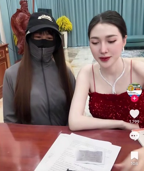 "Ngân Collagen đang xúc phạm IQ người xem"?- Ảnh 2.