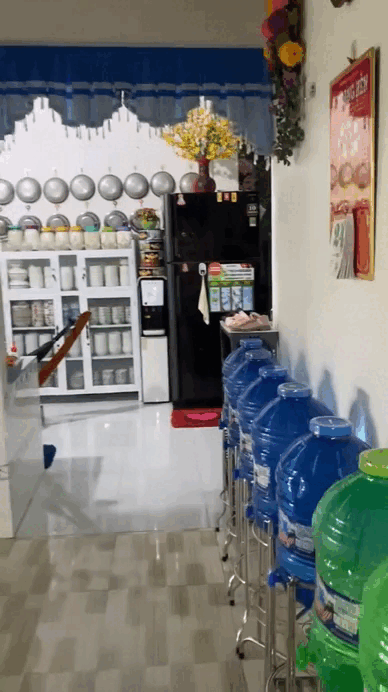 Căn bếp miền Tây khiến cả nước choáng váng: Nồi niêu xoong chảo thẳng hàng như duyệt binh, chắc gia chủ 