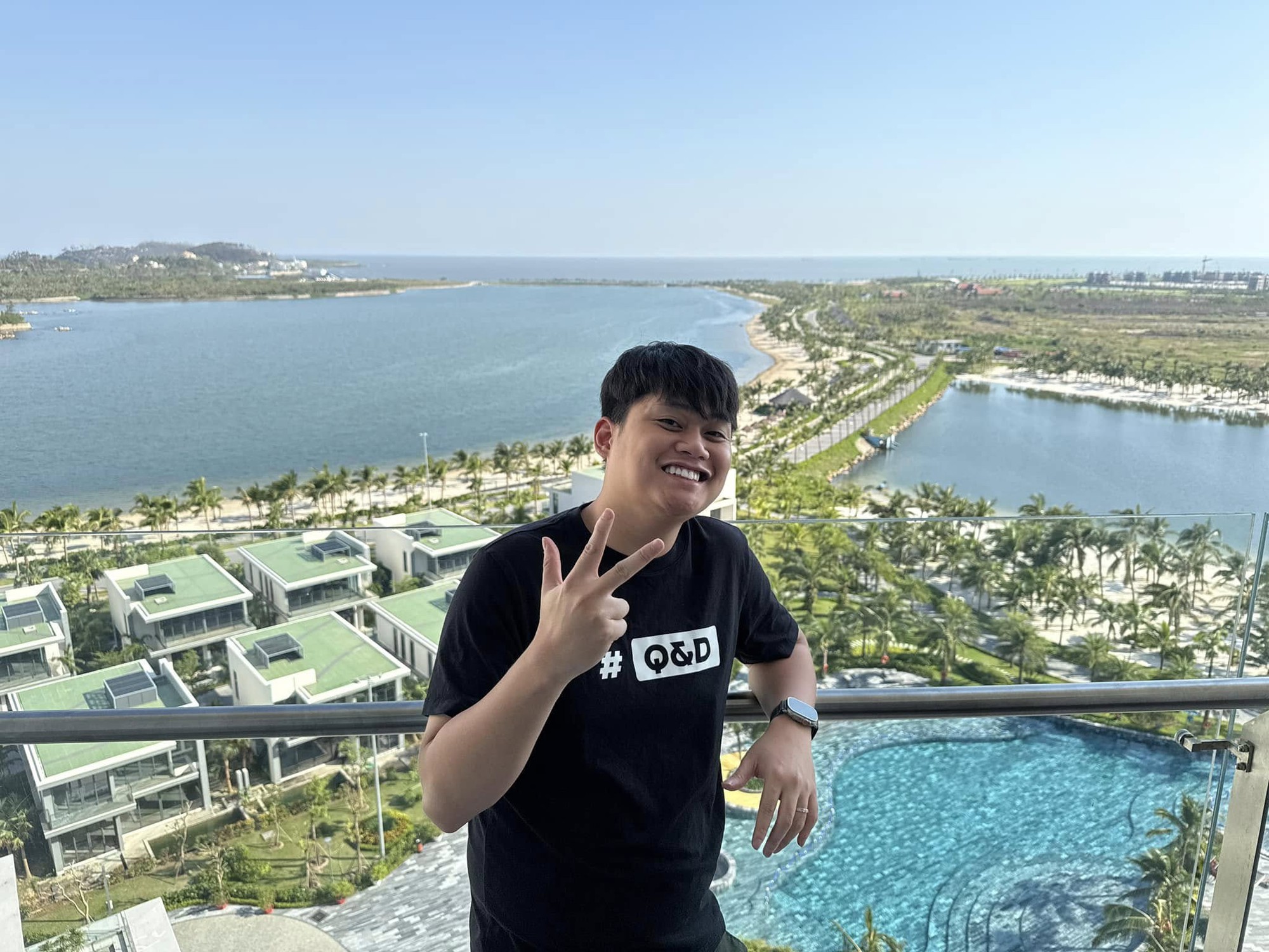 [CLIP] iPhone bằng 3 chỉ vàng, tiết kiệm 26 năm mới mua nổi nhà: “Thiếu gia” Tân Một Cú, Duy Thẩm nói gì?- Ảnh 4.