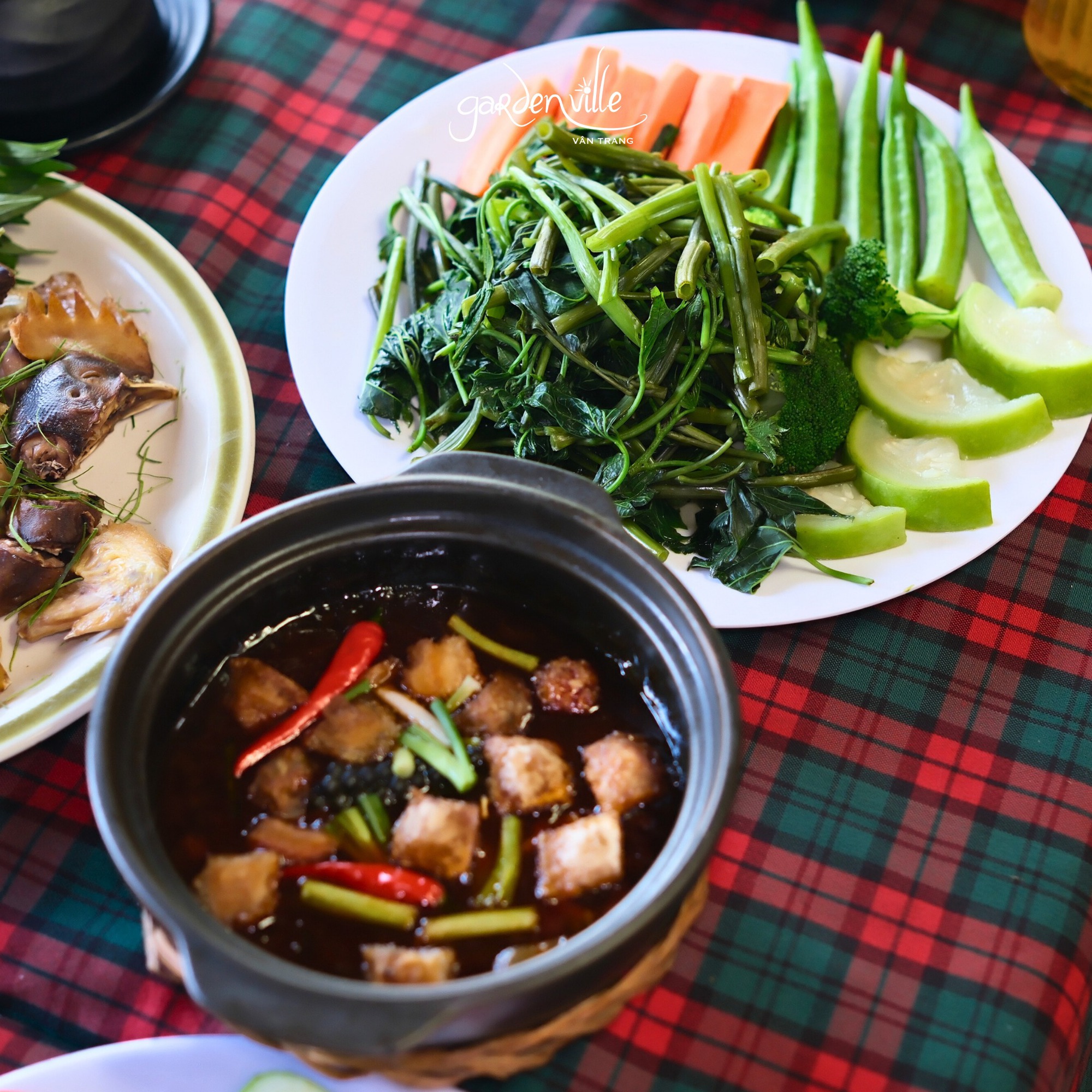 Nữ diễn viên quê Tiền Giang sở hữu cả một khu sinh thái rộng 5 hecta, nhìn cây cối xanh mướt mà ai cũng phải khen: Mẹ 4 con vừa giàu vừa giỏi- Ảnh 11.