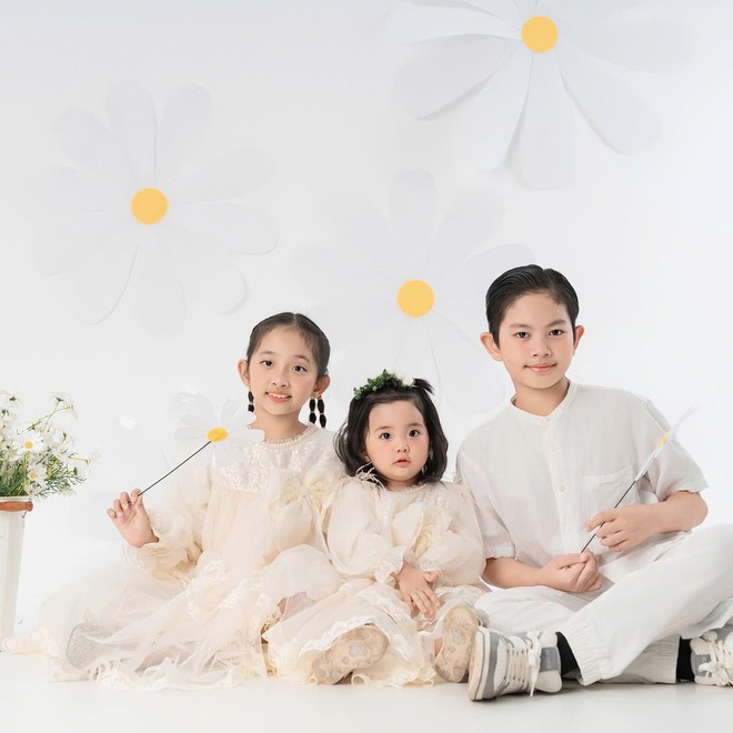 Khánh Thi - Phan Hiển khoe ảnh chân dung của 3 nhóc tỳ, visual cực phẩm cỡ nào mà netizen rần rần: Gen quá đỉnh!- Ảnh 7.
