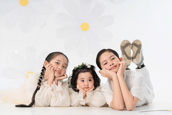 Khánh Thi - Phan Hiển khoe ảnh chân dung của 3 nhóc tỳ, visual cực phẩm cỡ nào mà netizen rần rần: Gen quá đỉnh!- Ảnh 4.