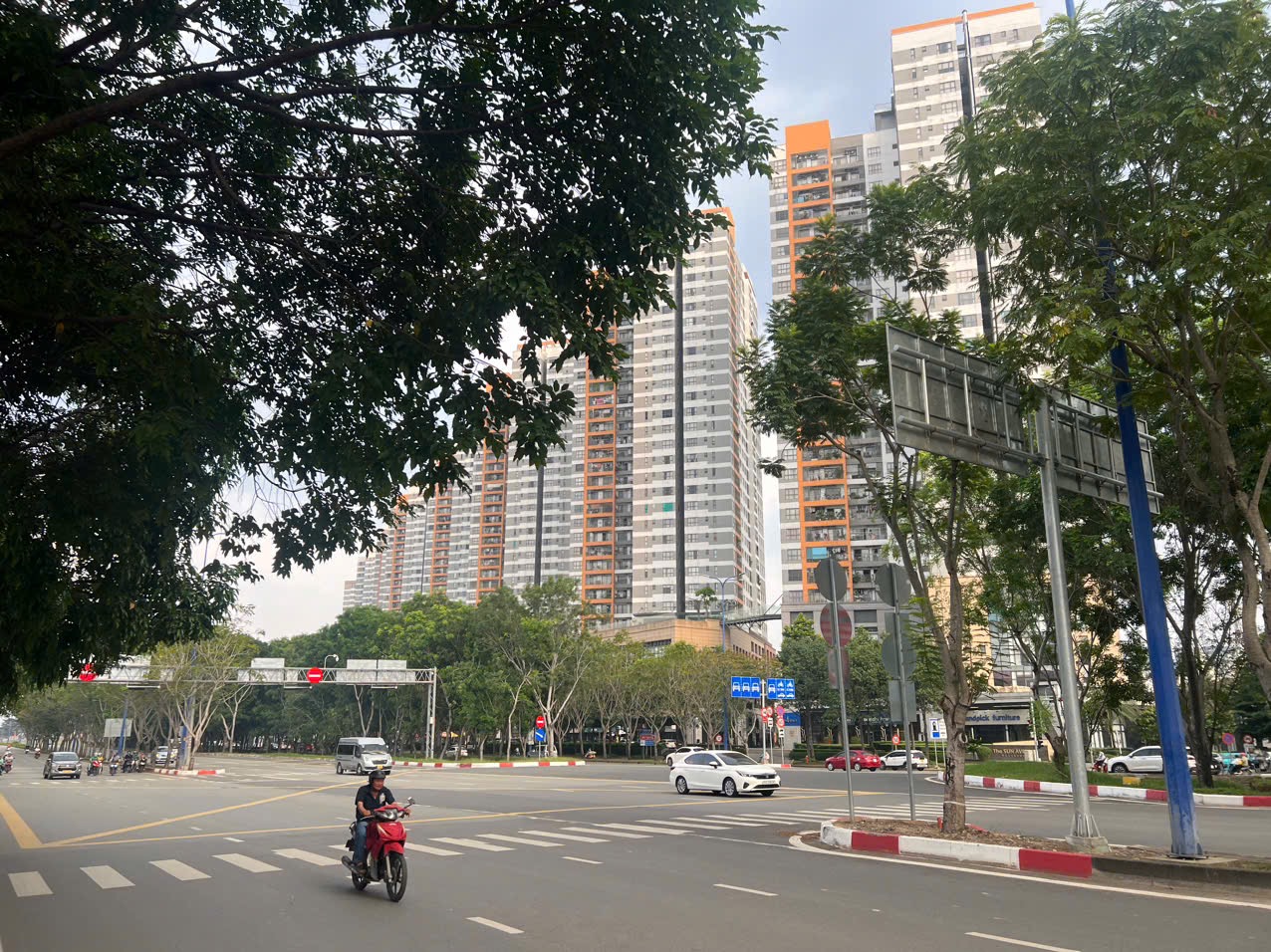 Giá nhà quá cao, mua sao nổi?!- Ảnh 1.