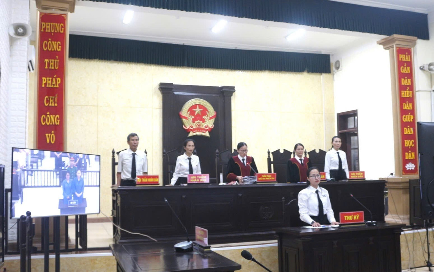 Hai ‘bóng hồng’ nhận án chung thân vì vận chuyển gần 30kg ma tuý- Ảnh 2.