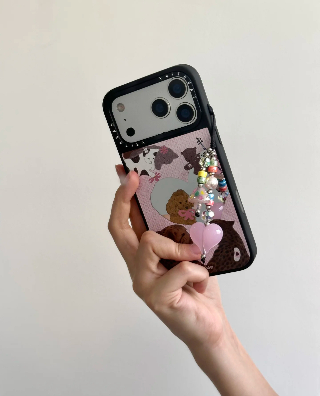 iPhone 17 vừa ra mắt, spotlight đã vội thuộc về loạt ốp và phụ kiện quá chất đi- Ảnh 15.