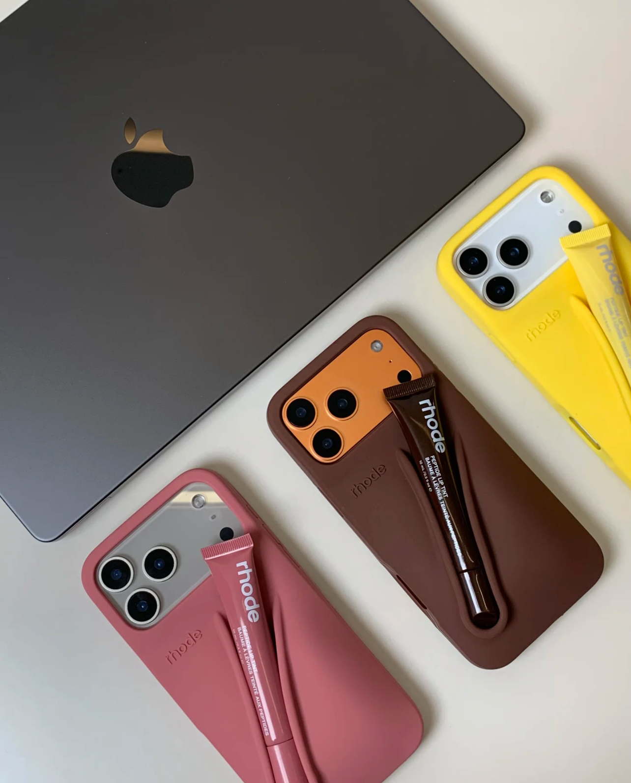 iPhone 17 vừa ra mắt, spotlight đã vội thuộc về loạt ốp và phụ kiện quá chất đi- Ảnh 17.