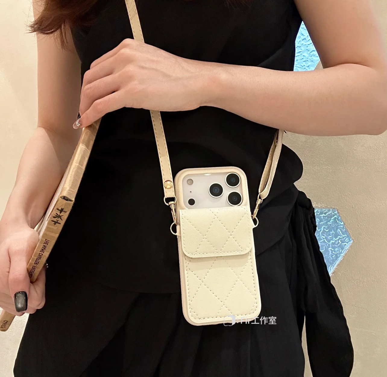 iPhone 17 vừa ra mắt, spotlight đã vội thuộc về loạt ốp và phụ kiện quá chất đi- Ảnh 19.