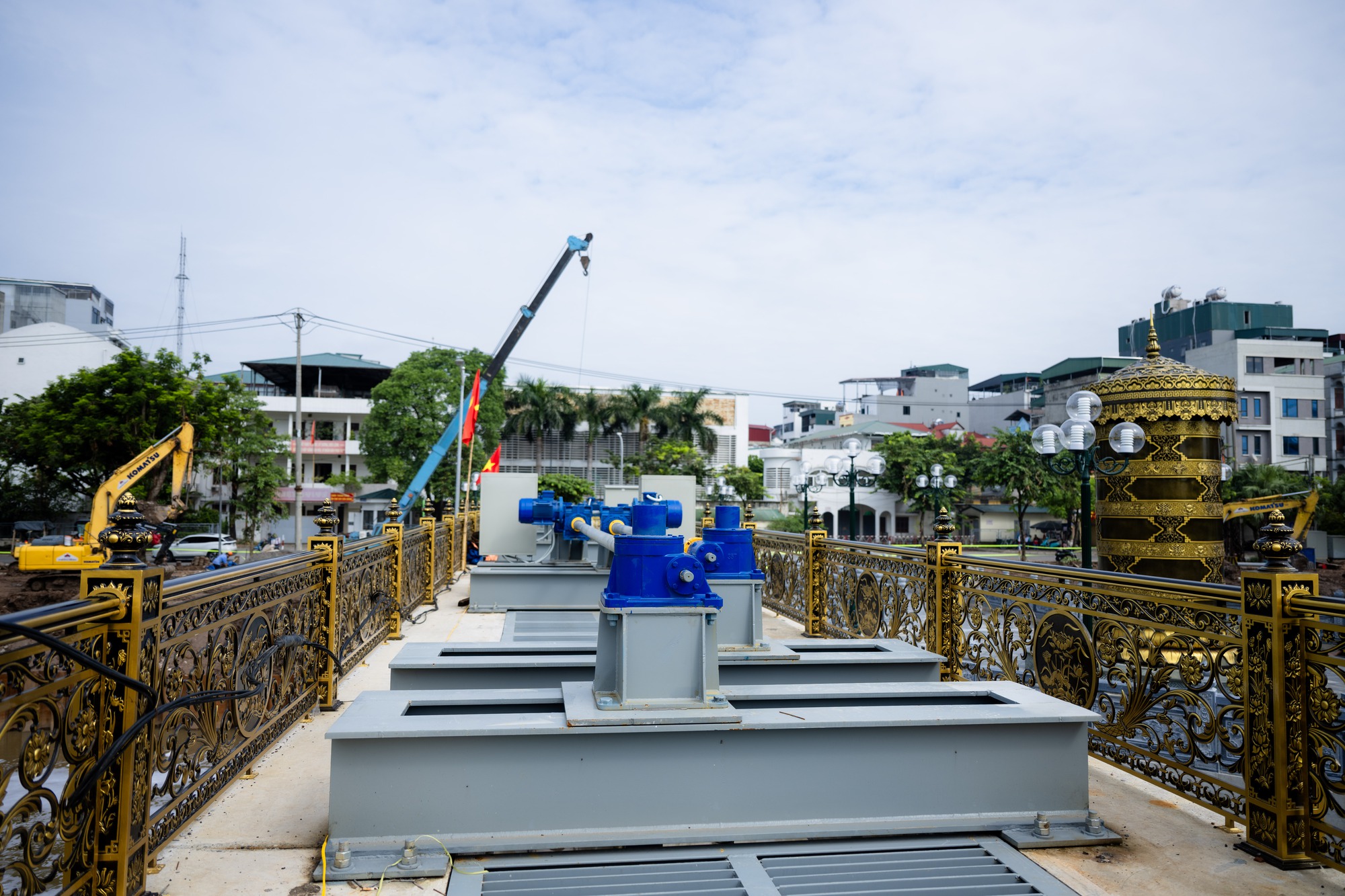 Cận cảnh đập dâng đầu tiên mang nguồn nước bổ cập mới cho sông Tô Lịch "hồi sinh"- Ảnh 10.