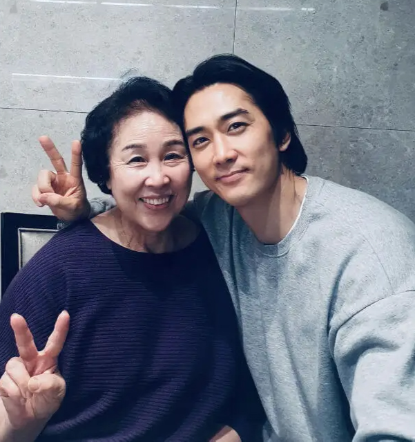 Song Seung Hun và lời chia sẻ cảm động dành cho mẹ- Ảnh 1.
