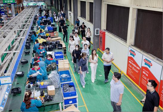 Hơn 30 KOL bất ngờ khi tham quan hệ thống nhà máy hiện đại của Tập đoàn SUNHOUSE- Ảnh 2.