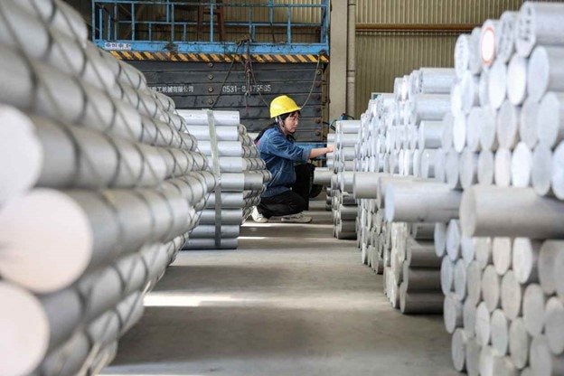 Giá vàng lập đỉnh hơn 3.750 USD/ounce, bạc cao nhất 14 năm: chuyên gia dự báo 'cơn sốt giá' sắp lan sang hai kim loại công nghiệp quan trọng- Ảnh 1.