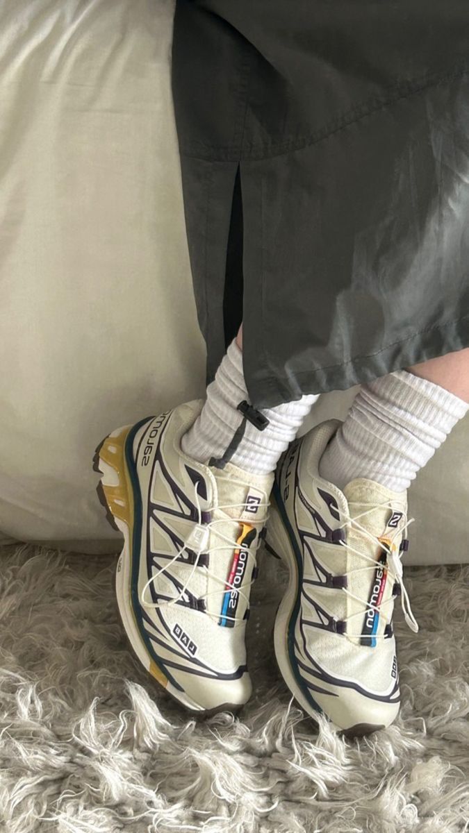 Salomon - Đôi sneakers “thô kệch” trở thành đồng phục của hội IT girl toàn cầu- Ảnh 10.