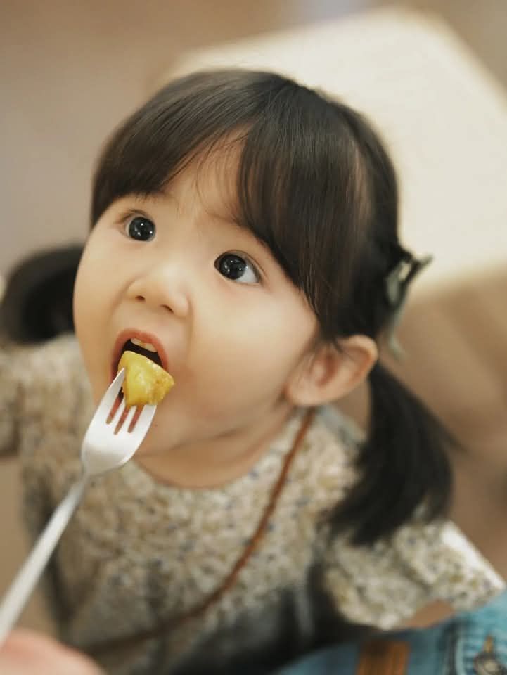 Dấu hiệu của 1 em bé ngang tàng, bướng bỉnh nhưng dễ làm nên cơ đồ- Ảnh 1.