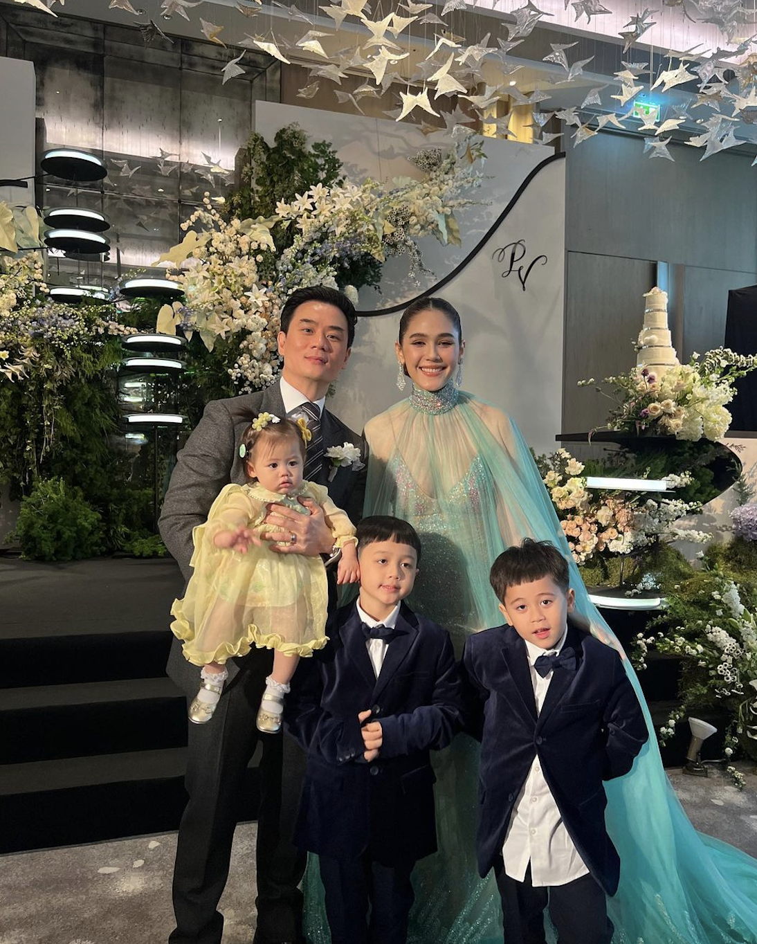 Ph&uacute; b&agrave; khoe t&uacute;i: Vợ đại gia Th&aacute;i Lan kh&ocirc;ng quan t&acirc;m t&uacute;i hiệu g&igrave;, nhưng charm nhất định phải gắn- Ảnh 18.