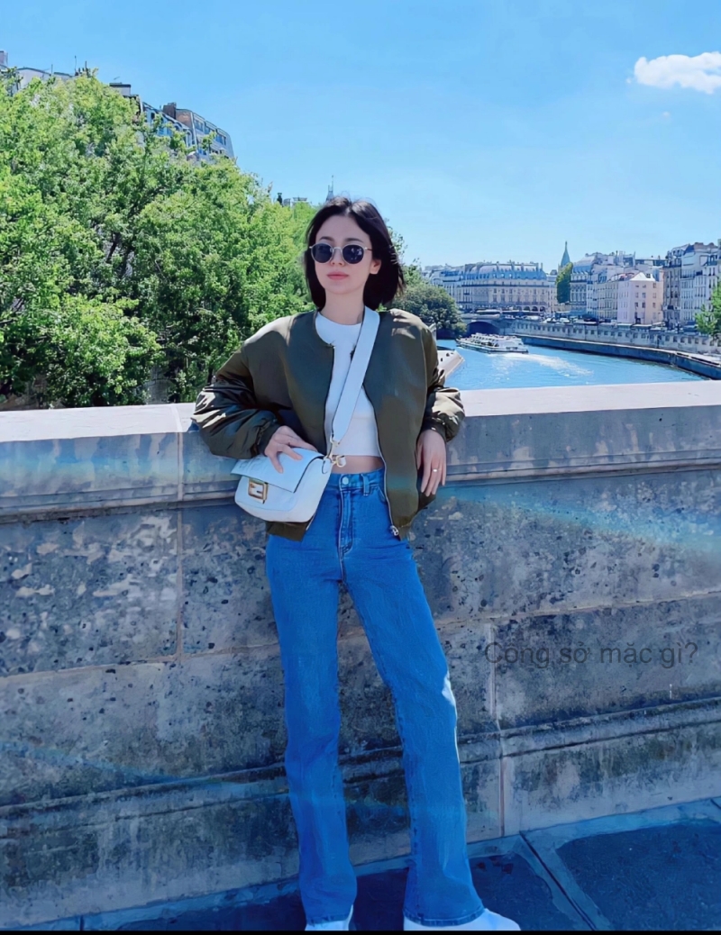 43 tuổi, Song Hye Kyo chứng minh: Tủ đồ chỉ cần ít màu, ít họa tiết là đủ sang- Ảnh 5.