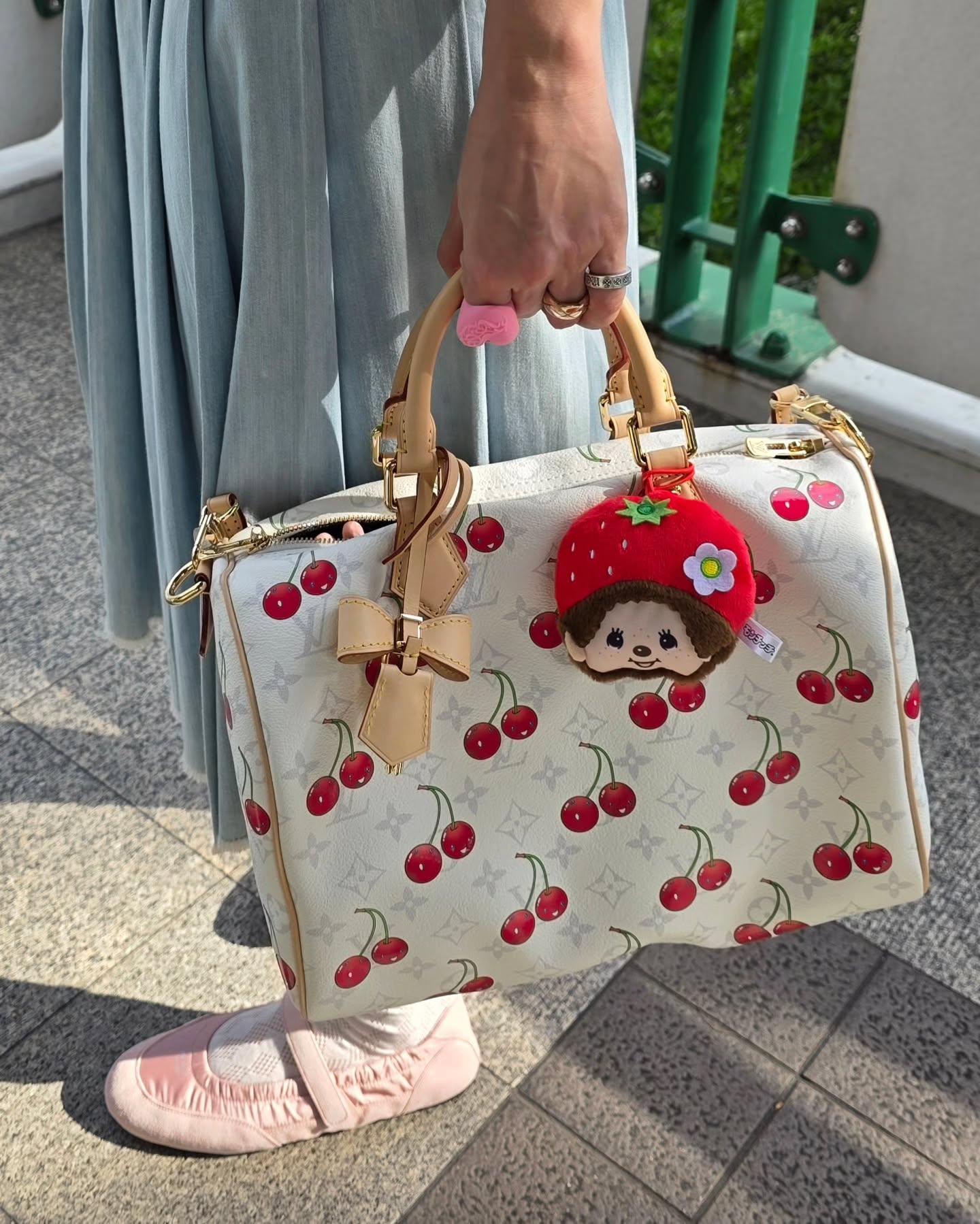 Ph&uacute; b&agrave; khoe t&uacute;i: Vợ đại gia Th&aacute;i Lan kh&ocirc;ng quan t&acirc;m t&uacute;i hiệu g&igrave;, nhưng charm nhất định phải gắn- Ảnh 10.