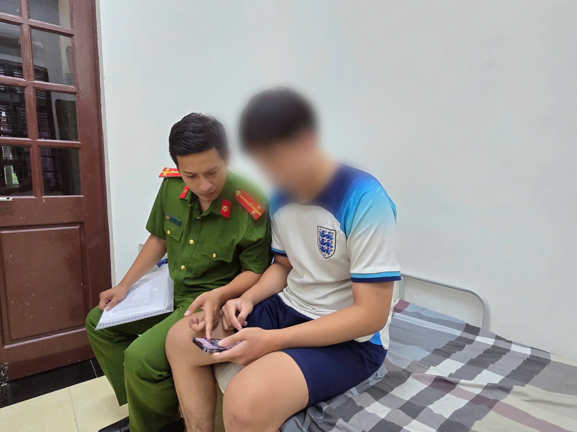 Gọi điện xác nhận chuyển 700 triệu đồng cho trường học nhưng trường quyết không nhận, người phụ nữ Hà Nội báo công an- Ảnh 1.
