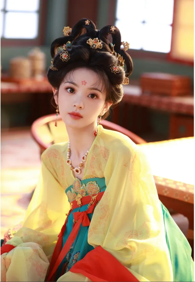 10 mỹ nhân thời Đường đẹp nhất Trung Quốc: Lưu Diệc Phi xếp sau Dương Tử, hạng 1 đúng chuẩn quốc sắc thiên hương- Ảnh 9. 10 mỹ nhân thời Đường đẹp nhất Trung Quốc: Lưu Diệc Phi xếp sau Dương Tử, hạng 1 đúng chuẩn quốc sắc thiên hương- Ảnh 9.