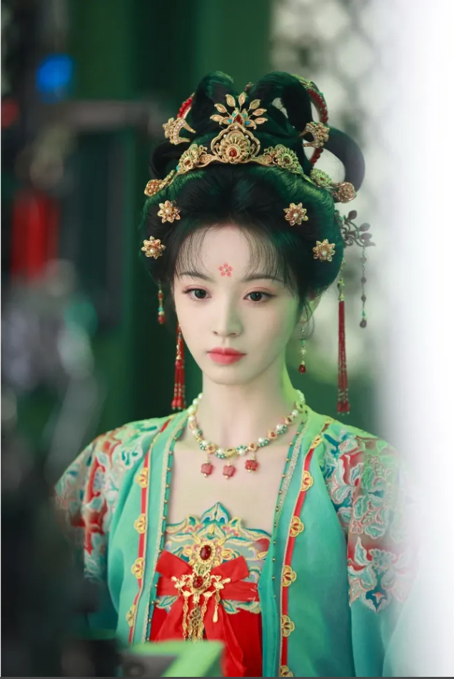 10 mỹ nhân thời Đường đẹp nhất Trung Quốc: Lưu Diệc Phi xếp sau Dương Tử, hạng 1 đúng chuẩn quốc sắc thiên hương- Ảnh 8. 10 mỹ nhân thời Đường đẹp nhất Trung Quốc: Lưu Diệc Phi xếp sau Dương Tử, hạng 1 đúng chuẩn quốc sắc thiên hương- Ảnh 8.