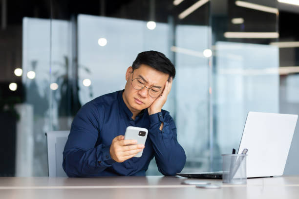 Họp lớp được hỏi lương, tôi định nói 10 triệu đồng thì vợ trả lời thay: “90 triệu/tháng”, về nhà nhận được tin nhắn từ cảnh sát mà “điếng người”- Ảnh 2.